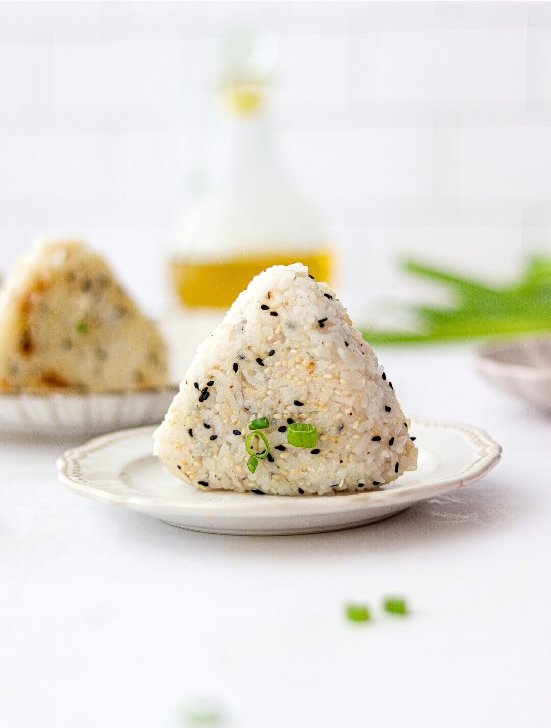 Tuna onigiri recipe - Kidspot