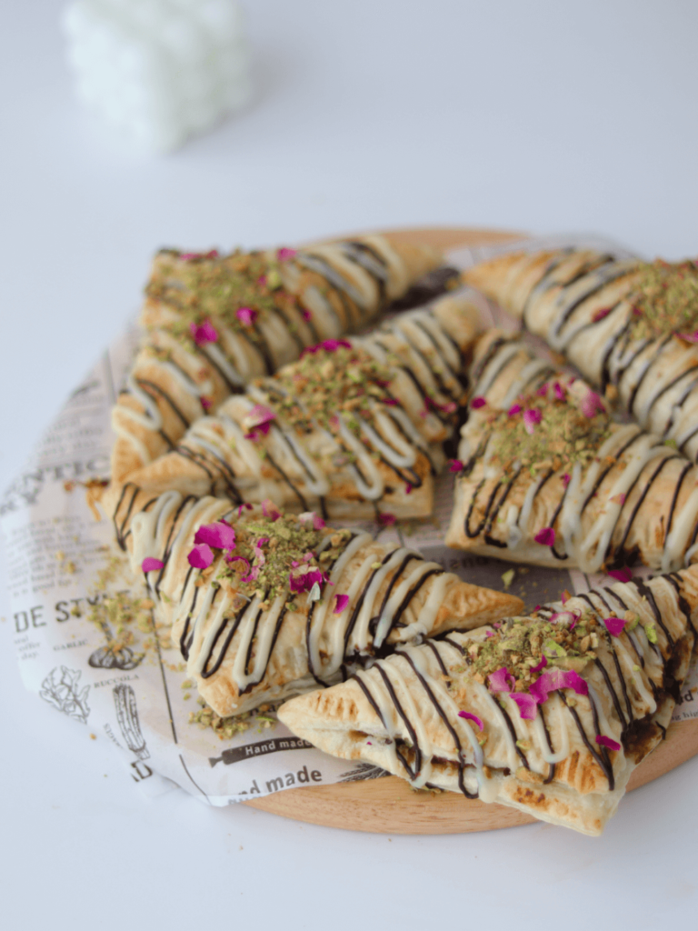 Baklava Puffy Pies