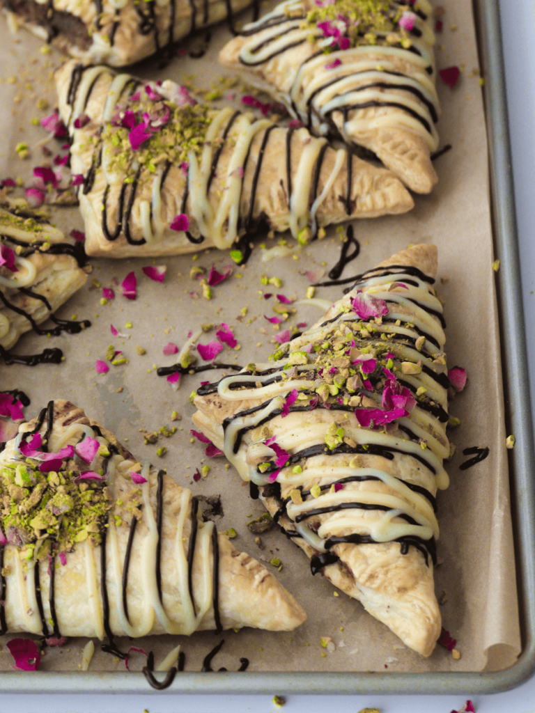 Baklava Puffy Pies